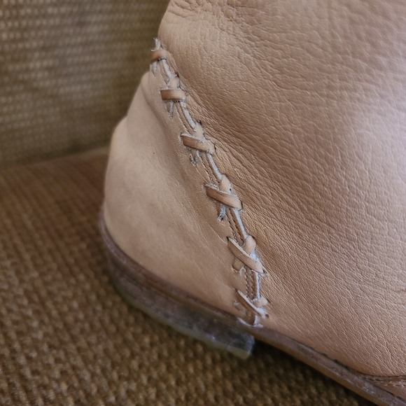 Tan Leather Size 7 Booties - Picture 4 of 9